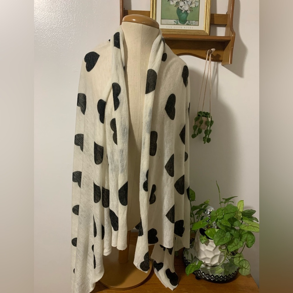 White Shawl or Scarf with Black Heart Pattern Raw Edge Missing Tags Valentines